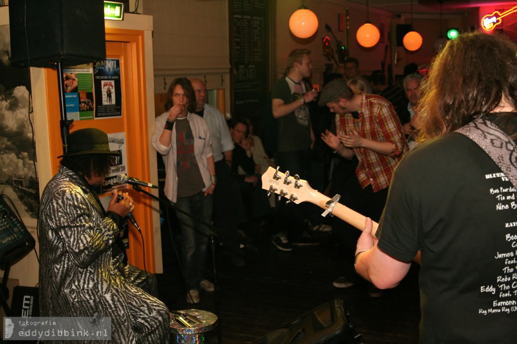 Boo Boo Davis - 2009-11-20 Crossroads, Deventer - by Eddy Dibbink - 009